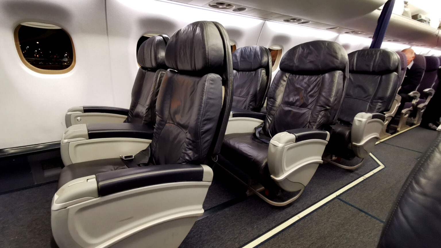 Review QantasLink Alliance E190 Business Brisbane Adelaide Point