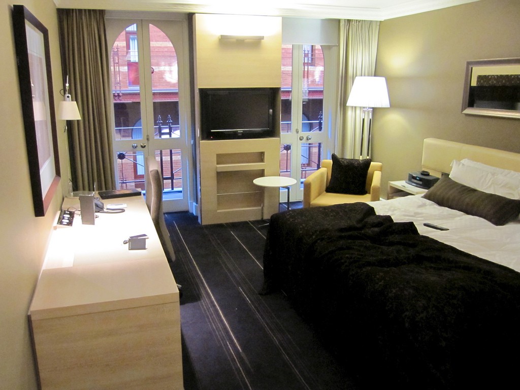  InterContinental Melbourne Standard Room 