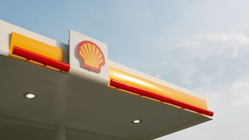 Shell fuel outlet