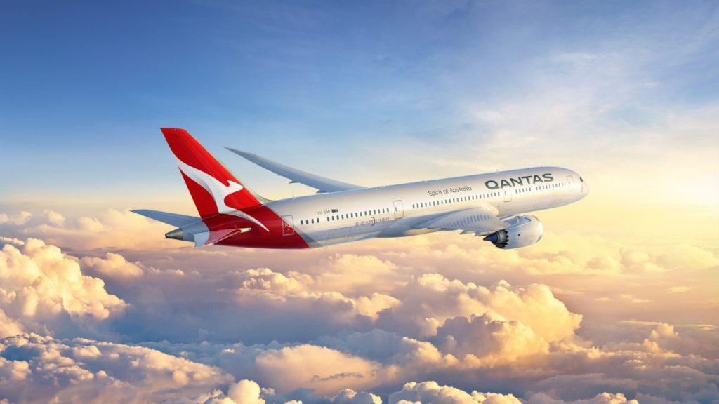 Qantas 787 plane midflight | Point Hacks