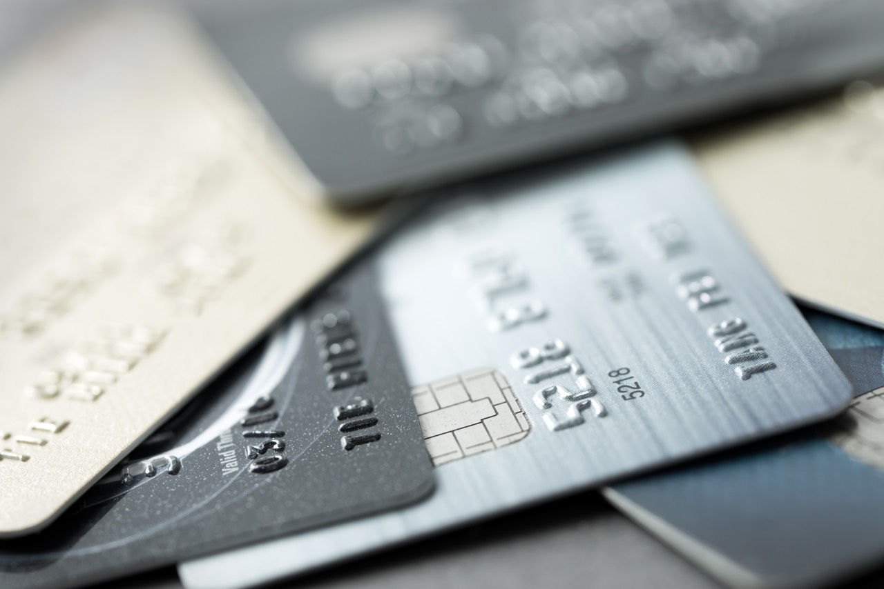 A guide to credit cards that earn points with ATO payments 