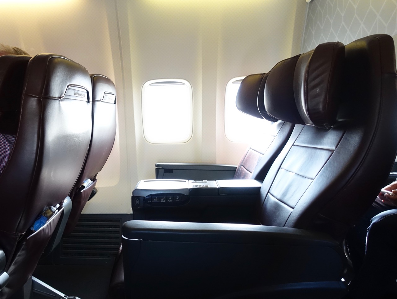 Qantas 737 Domestic And Trans Tasman Business Class Overview 3927