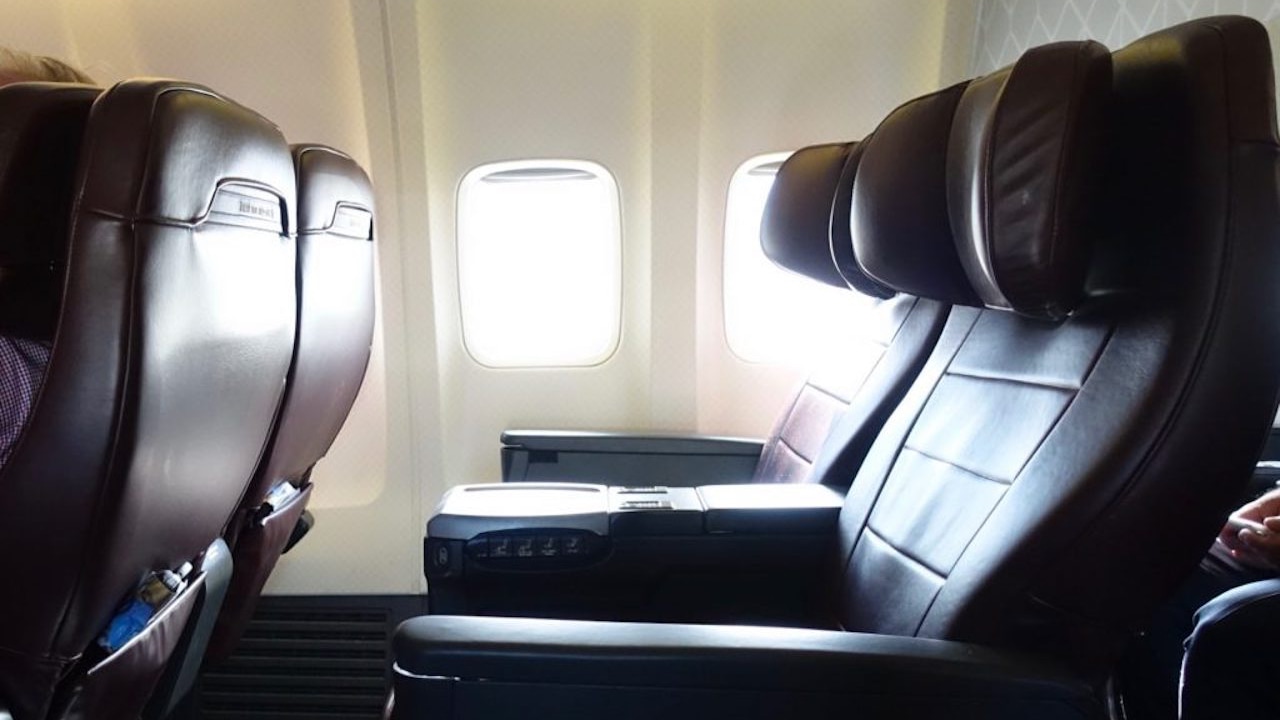 Qantas 737 Domestic Business Class