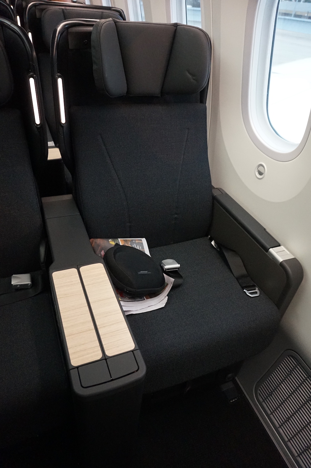 Qantas 787 Business Class seat