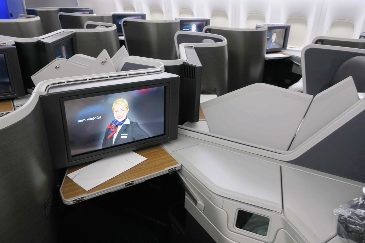 American Airlines 772 Business Class inflight entertainment