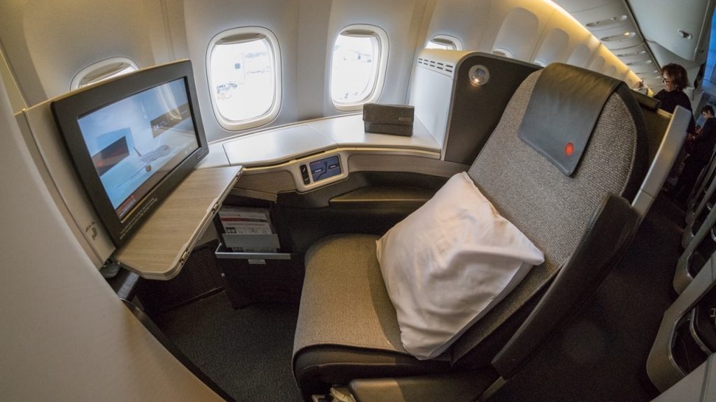 Air Canada Boeing 777-200LR Business Class