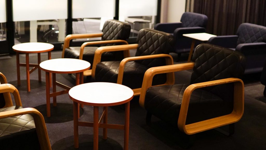 Review Qantas Domestic Business Lounge, Perth Point Hacks