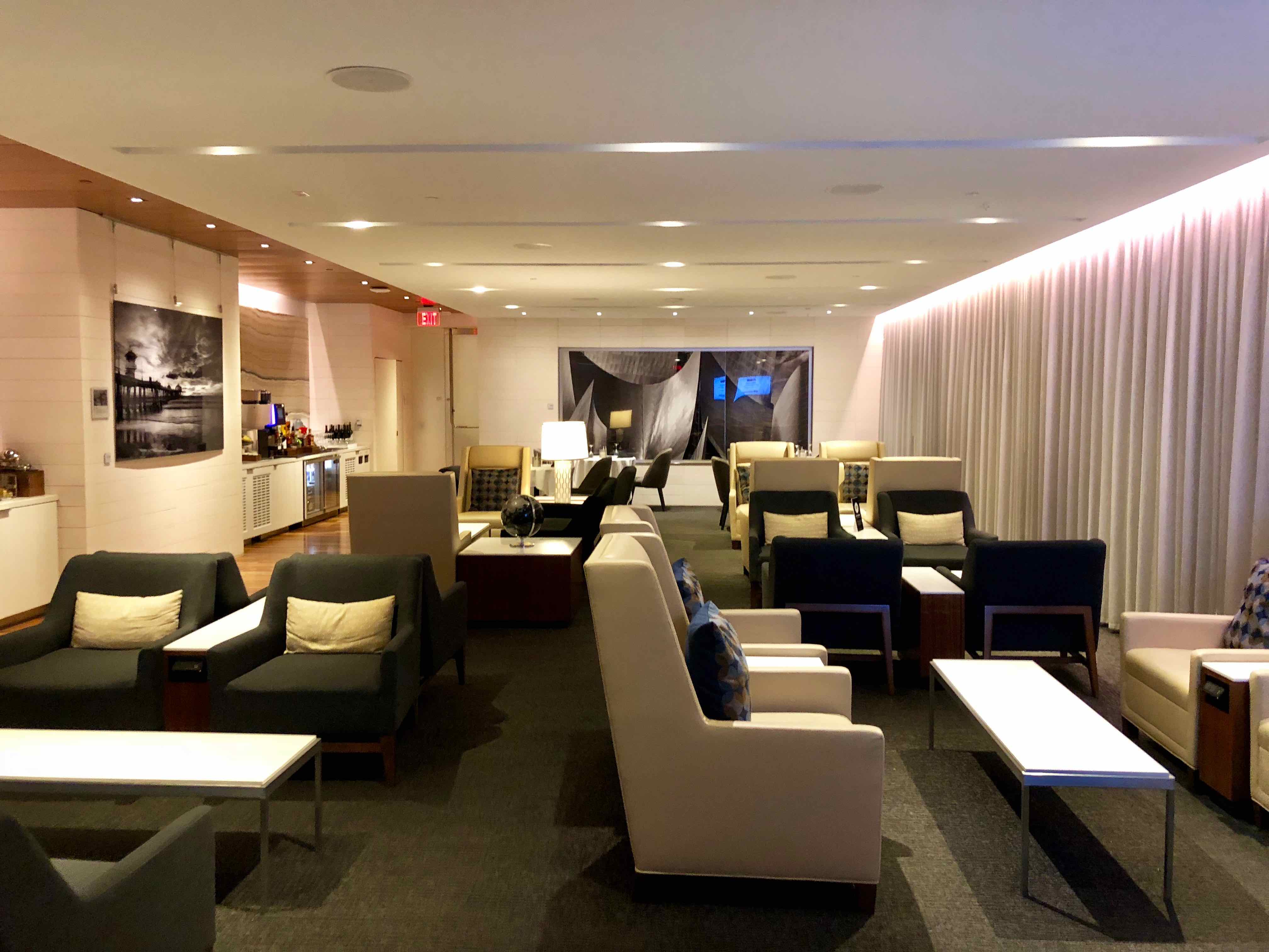 star-alliance-first-class-lounge-los-angeles-overview-point-hacks