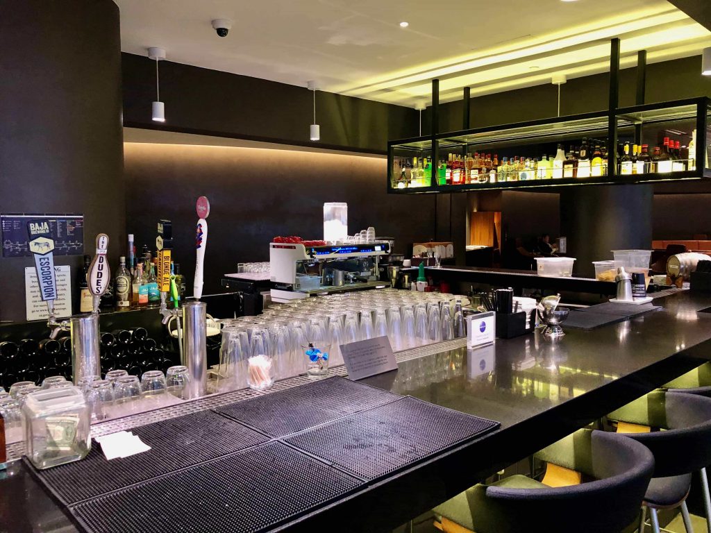 Qantas International Business Lounge Los Angeles bar