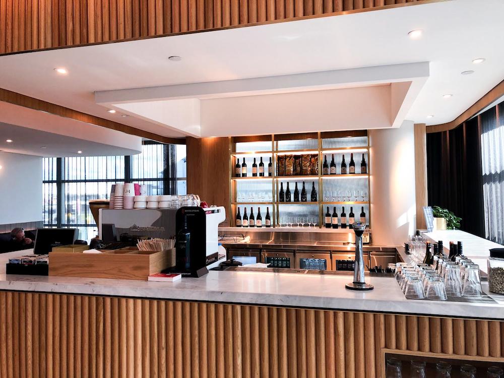 Qantas Domestic Business Lounge Brisbane overview Point Hacks