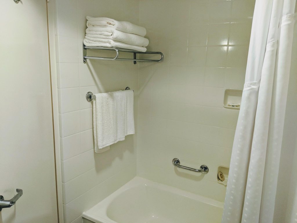 Holiday Inn Airport Melbourne review | Point Hacks