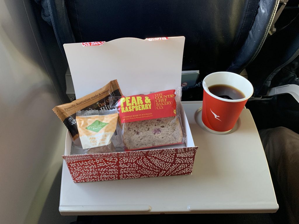 Qantaslink Dash-8-Q400 onboard snack