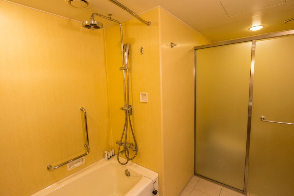 Westin Kyoto Deluxe Garden view bathroom