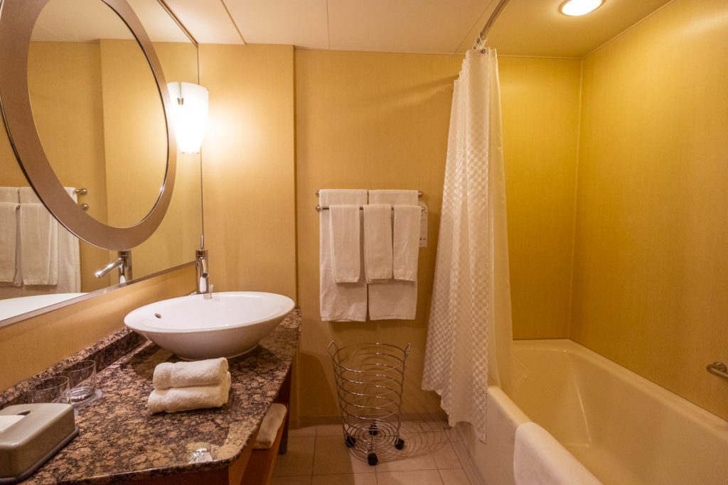 Westin Kyoto Deluxe Garden view bathroom