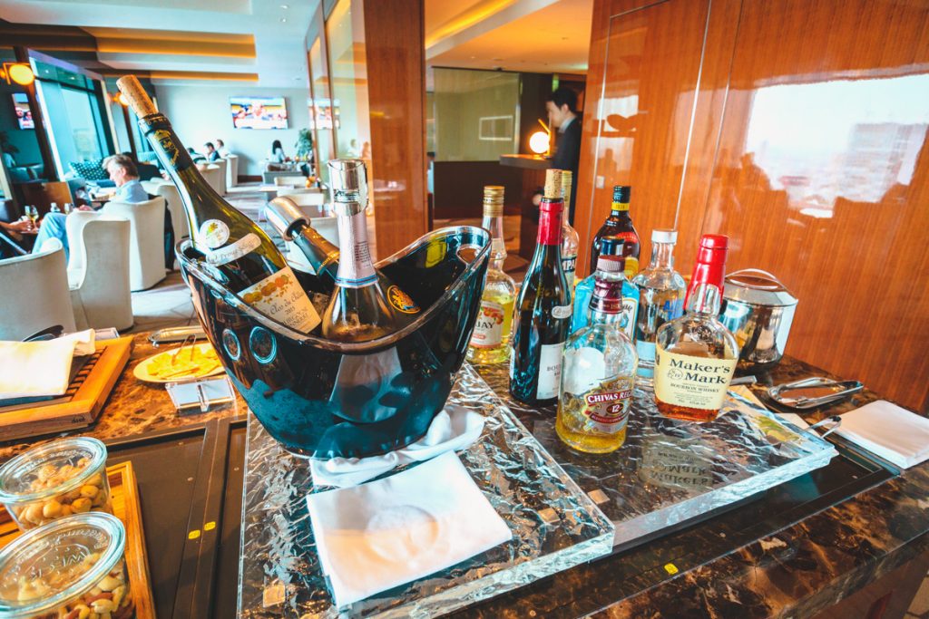 The Prince Gallery Kioicho Tokyo lounge drinks