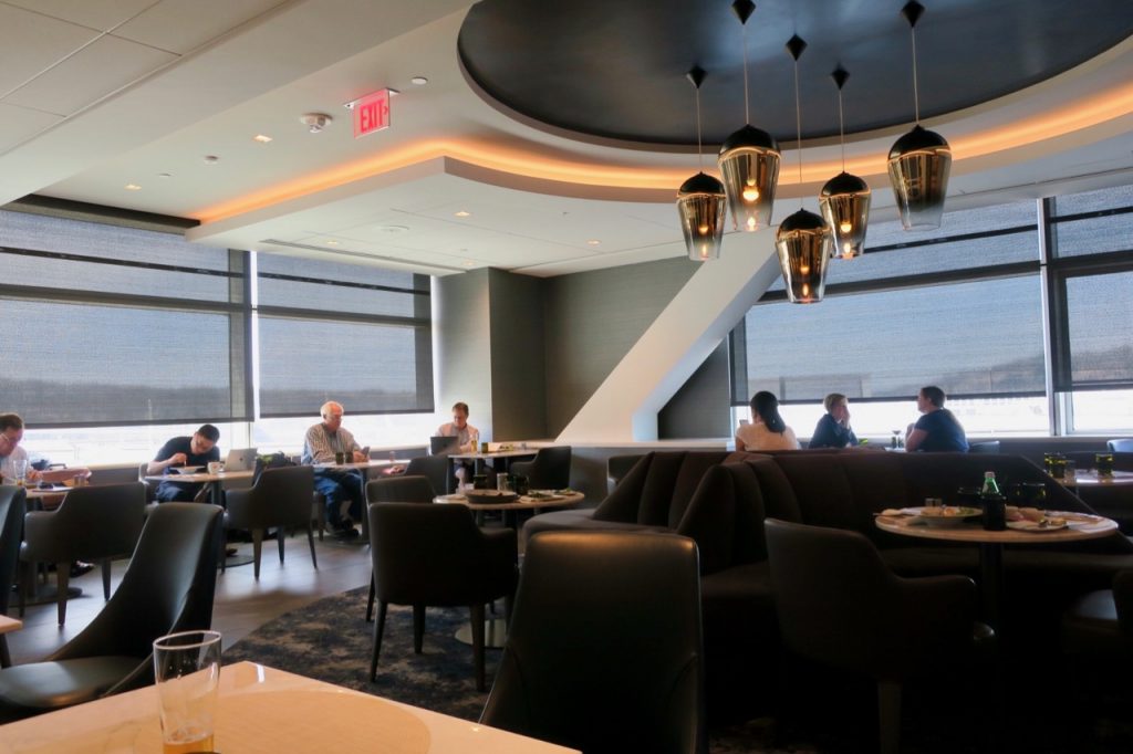 United Polaris Lounge SFO dining room
