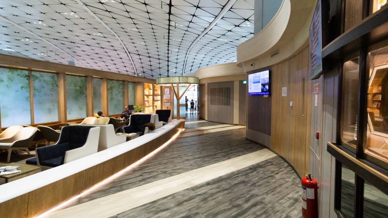 Hong Kong Airlines Club Autus