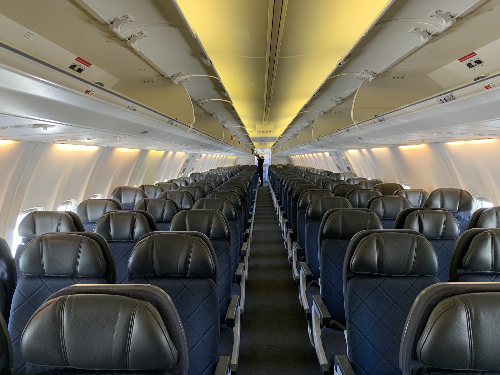 Qantas Boeing 737-800 Economy Class overview - Point Hacks
