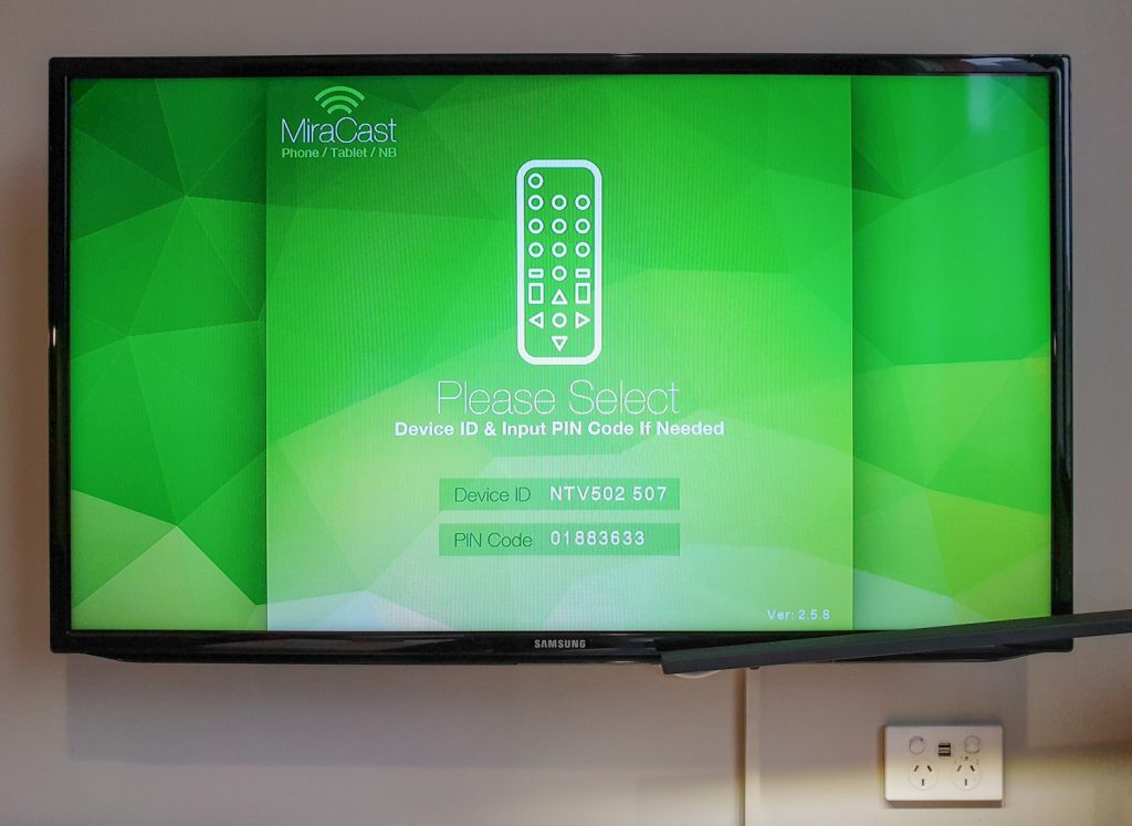 DoubleTree Hilton Melbourne King Room TV with Miracast