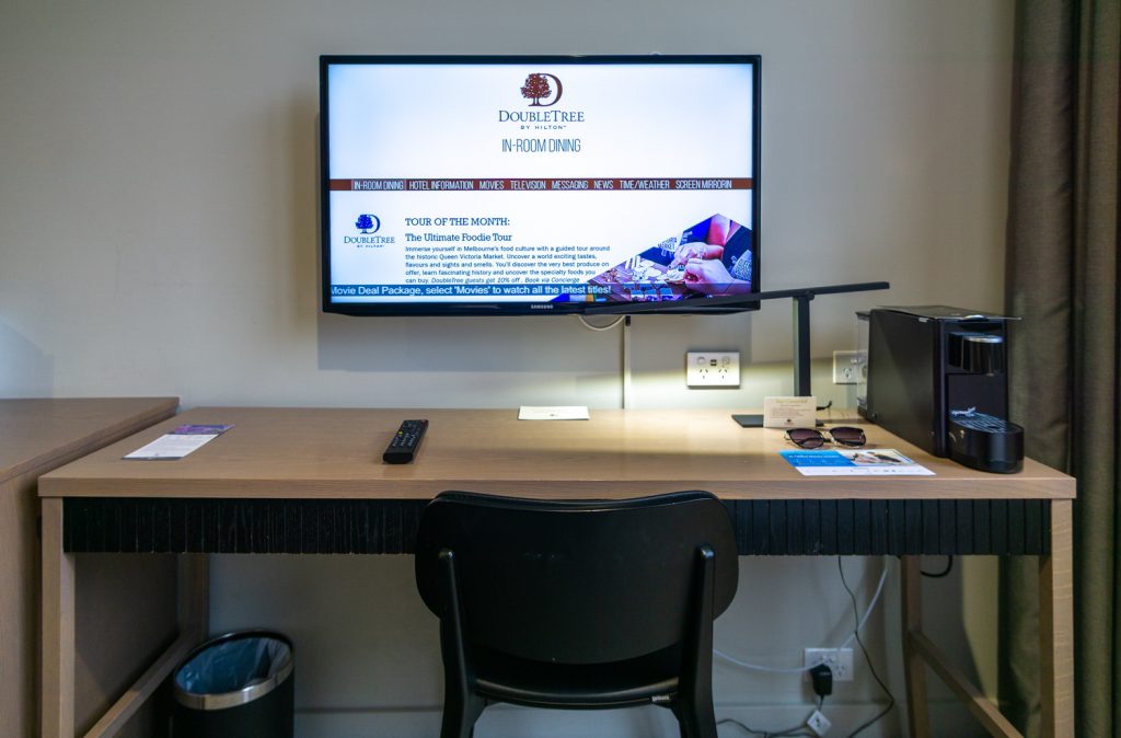 DoubleTree Hilton Melbourne King Room workdesk