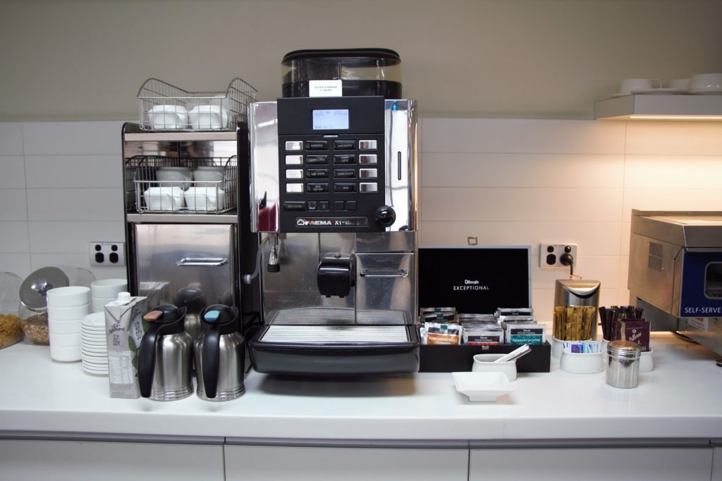 23 Qantas Lounge Mackay coffee station