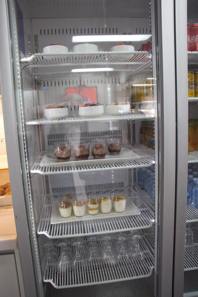 21 Qantas Lounge Mackay cold desserts