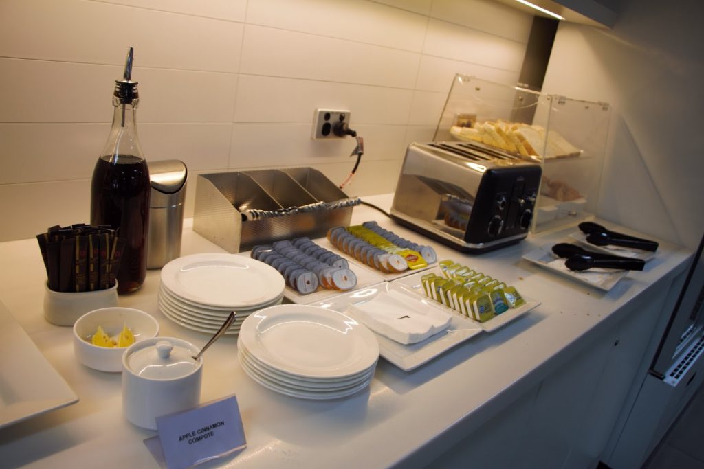 16 Qantas Lounge Mackay food