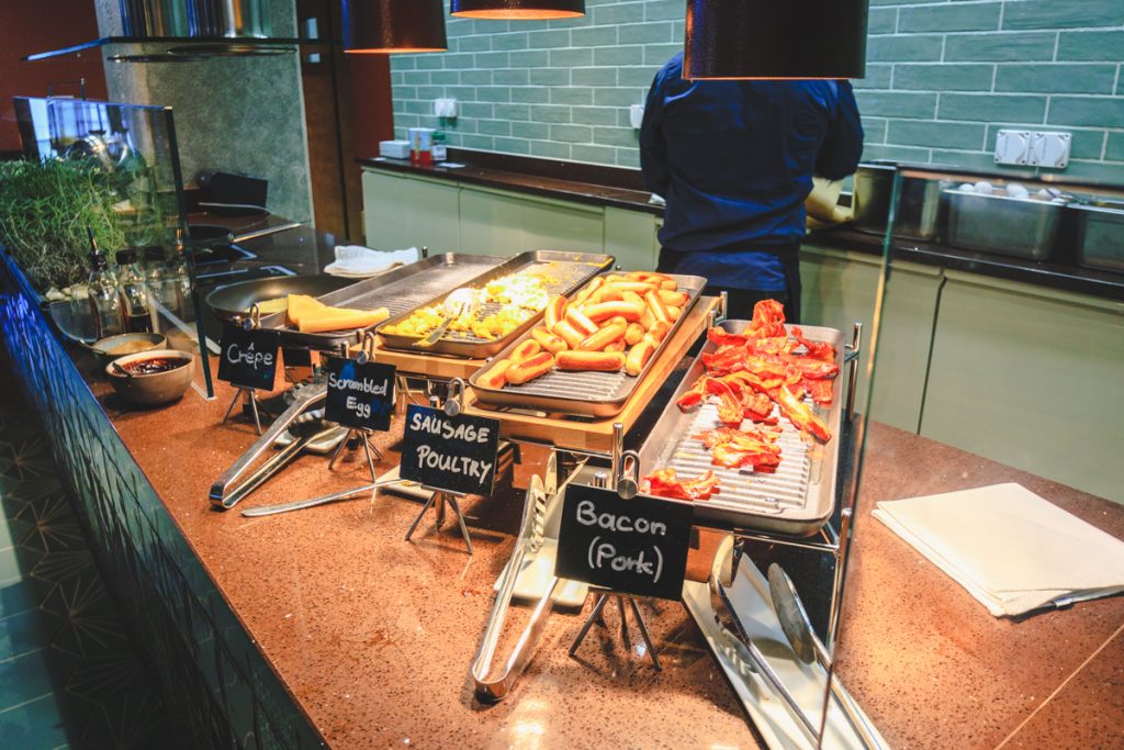 Four Points by Sheraton Sihlcity - Zurich Historic Urban Loft food