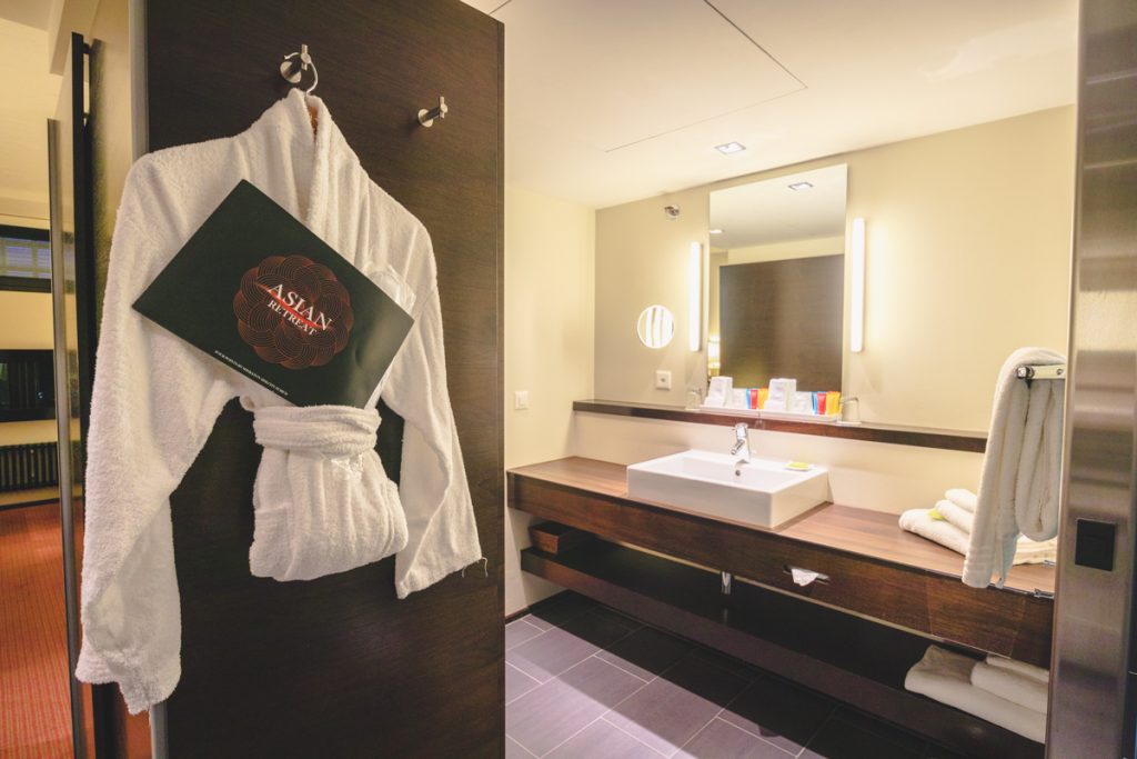 Four Points by Sheraton Sihlcity - Zurich Historic Urban Loft bathroom