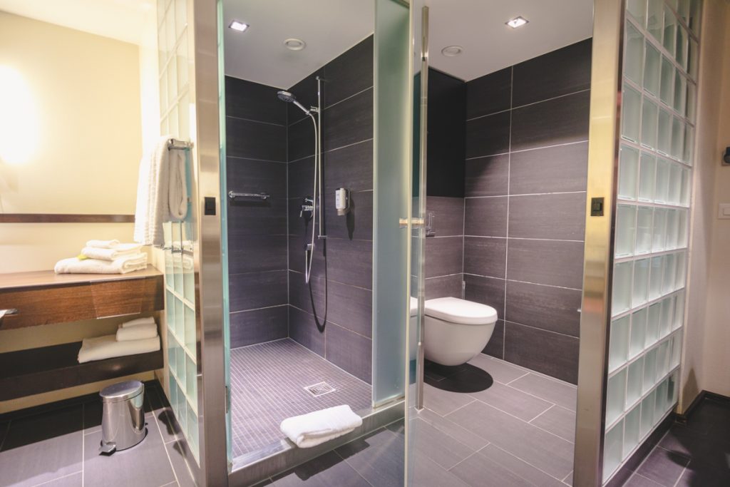 Four Points by Sheraton Sihlcity - Zurich Historic Urban Loft bathroom
