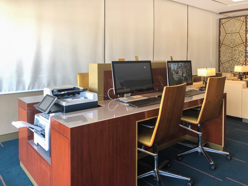 Emirates Lounge Singapore business center