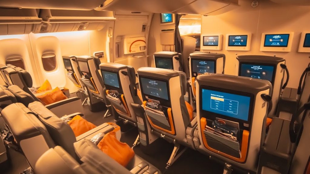 Economy premium singapore airlines Singapore Airlines