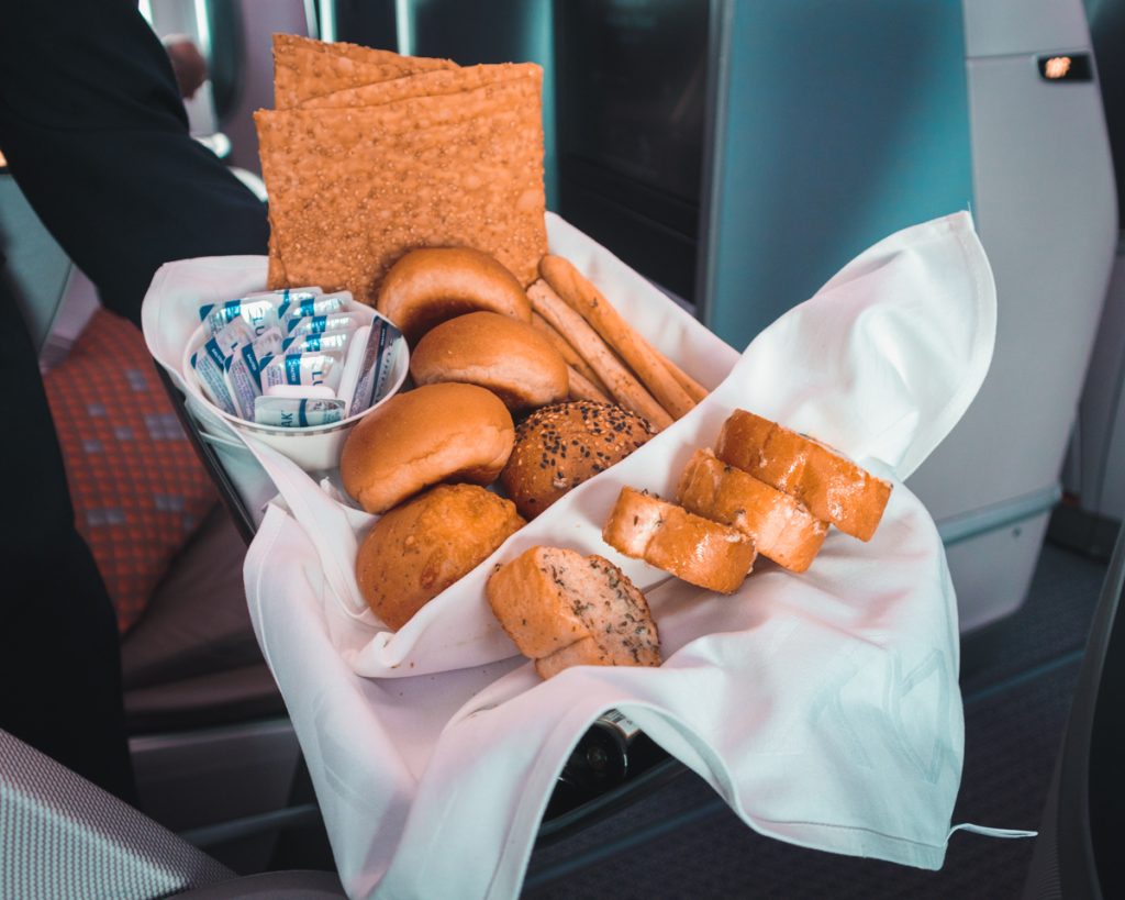 Singapore Airlines 787-10 Business Class garlic breads