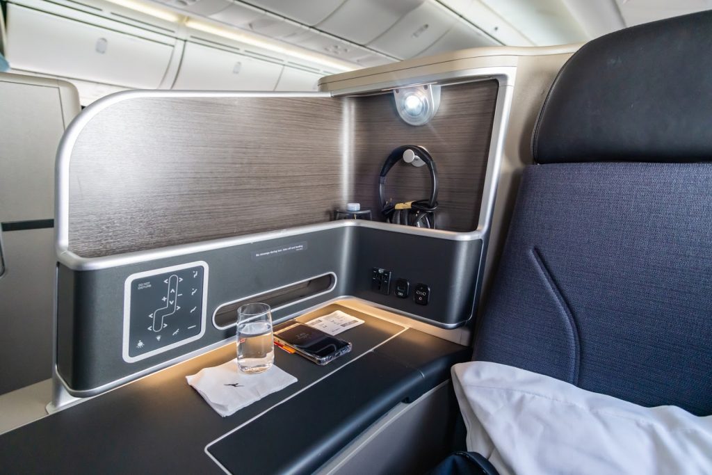 QF9 Qantas 787 Business Class seat