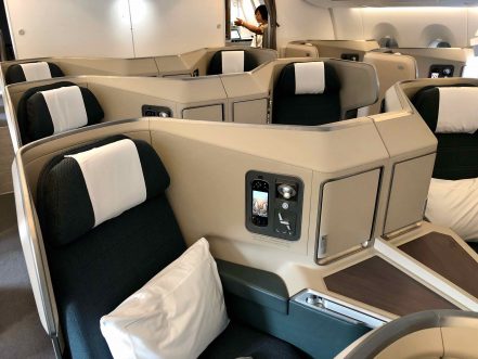 Review: Cathay Pacific Business Class Airbus A350, A330, Boeing 777 ...