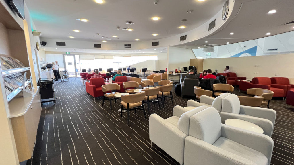 Review Qantas Club, Hobart Point Hacks