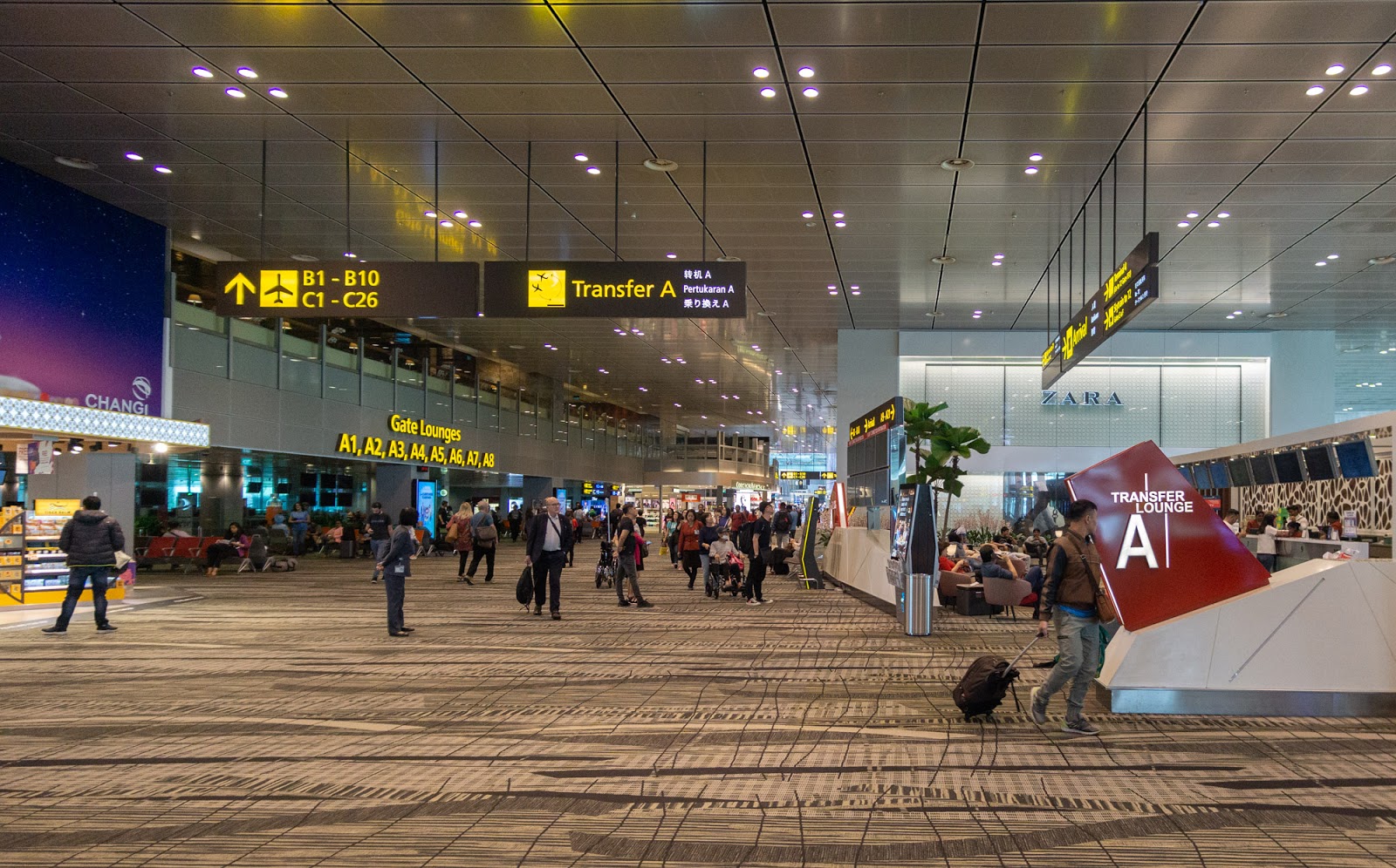 A detailed guide to Changi Airport in Singapore - Point Hacks