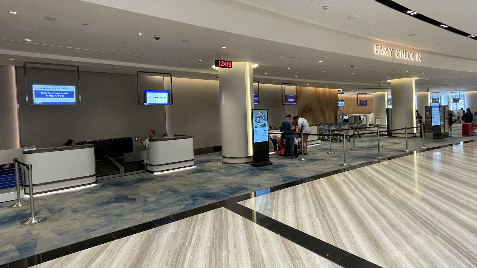 The-Jewel-Early-Check-in-Counters-Kiosks