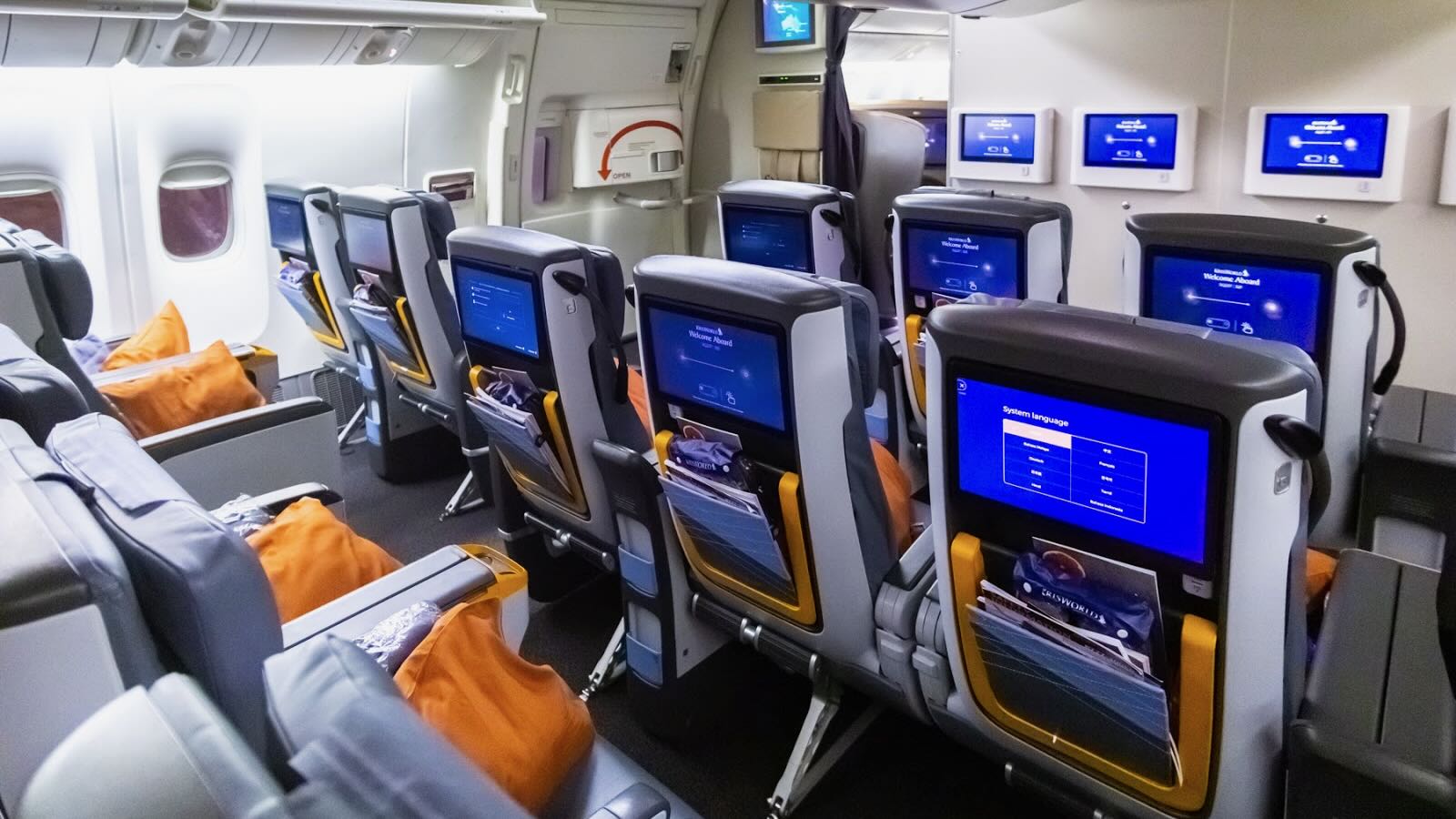 Singapore Airlines Premium Economy layout