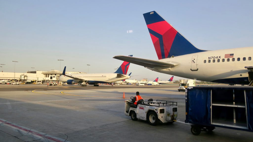 Delta plane on tarmac at LAX