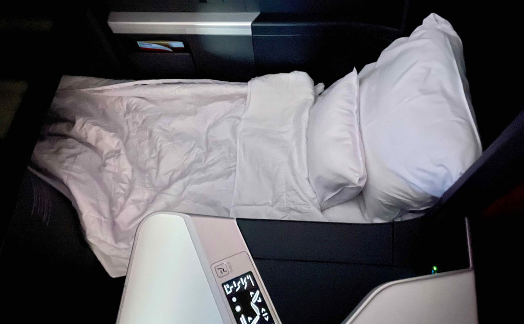 Delta One A350 Suites bed