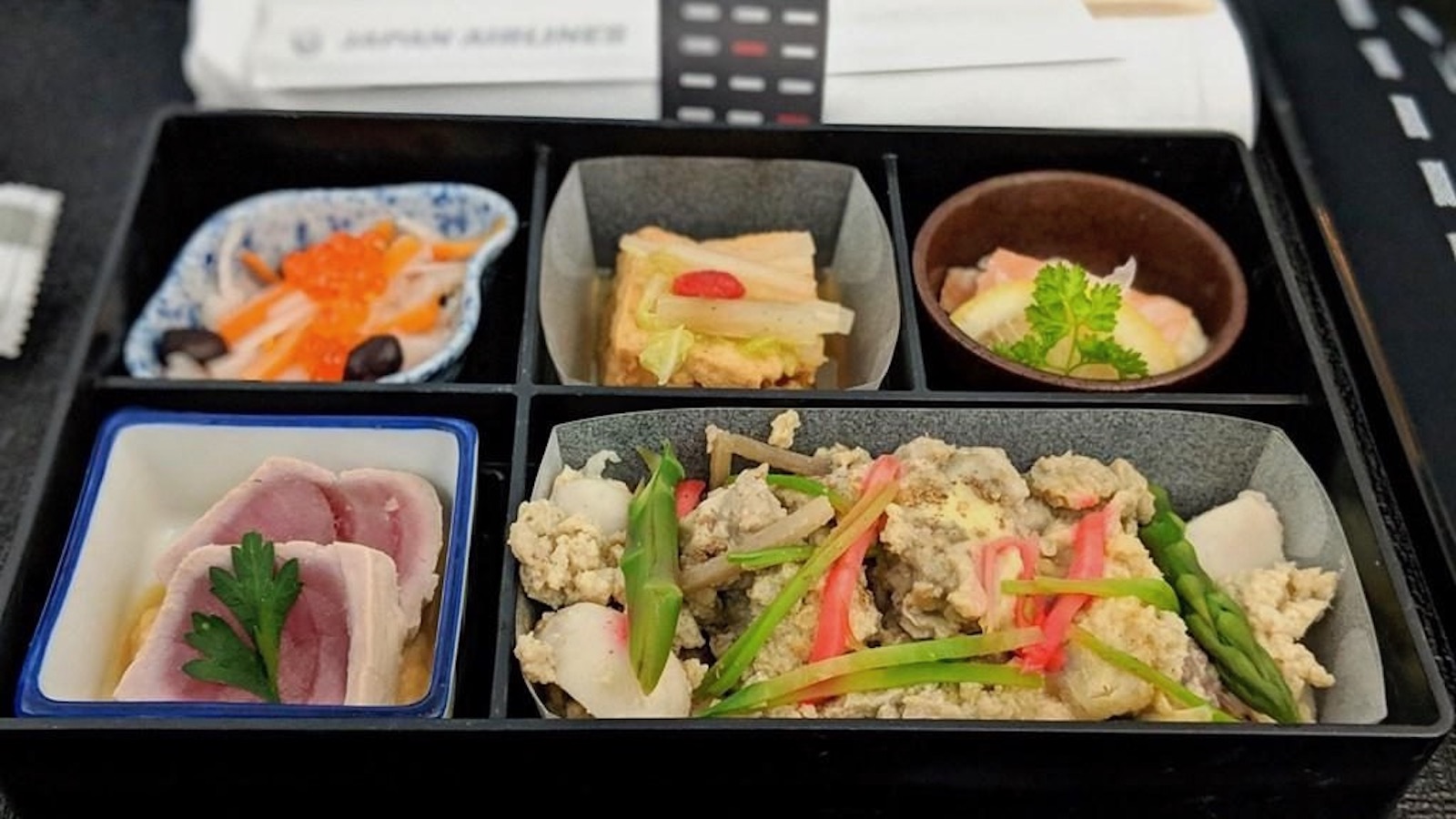 JAL 787 food