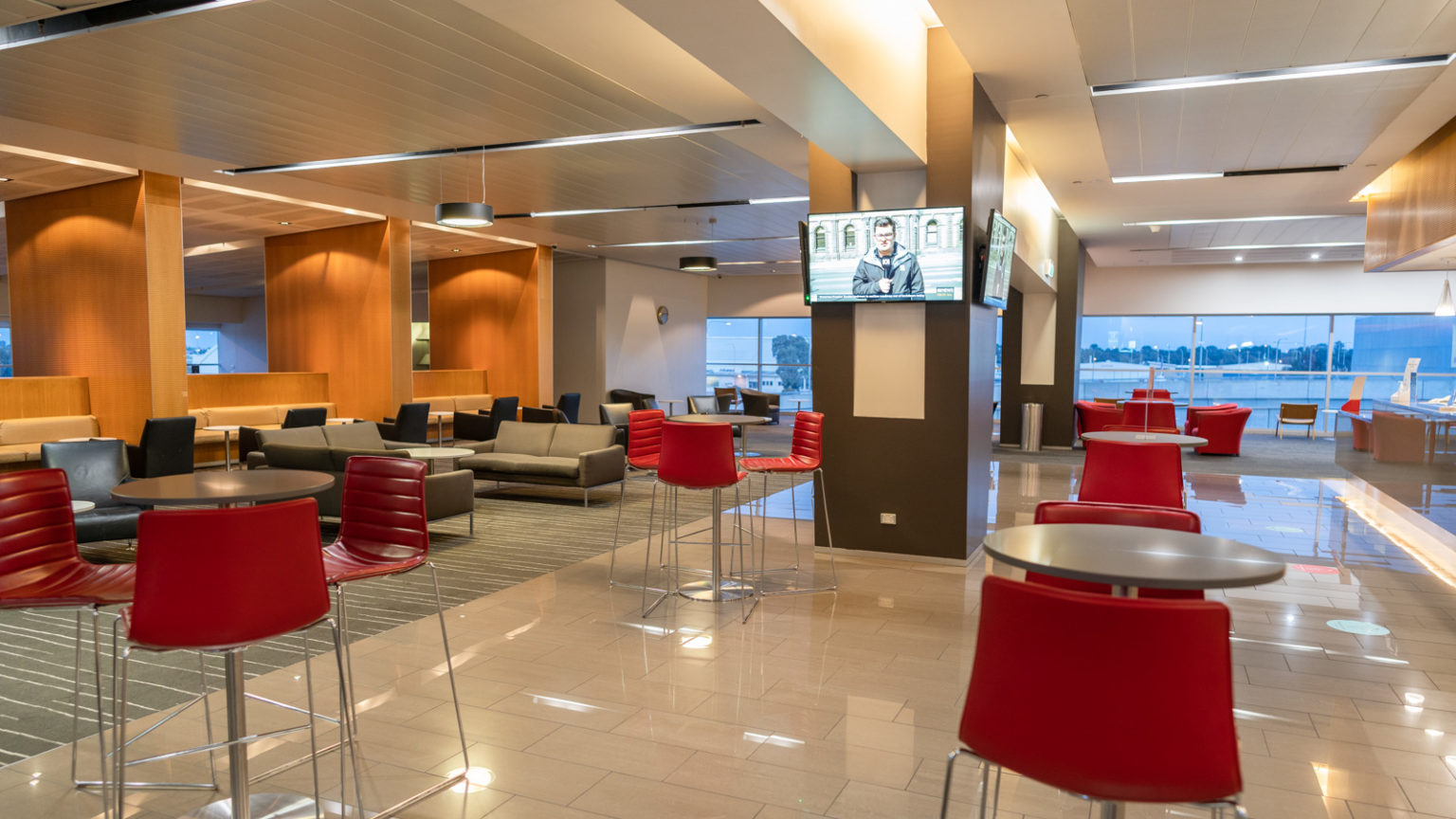 Review The Qantas Club, Adelaide [2021] Point Hacks