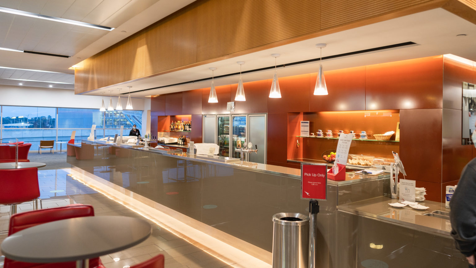 Review Qantas Club, Adelaide [2021] Point Hacks