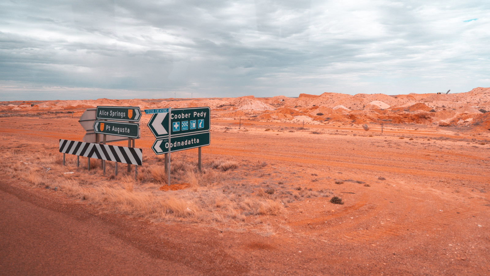The road to Coober Pedy