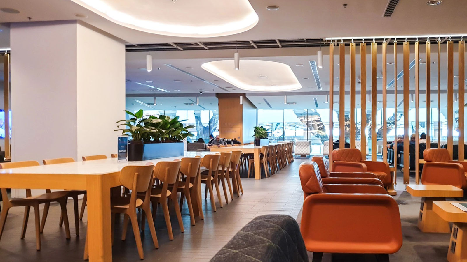 Qantas Singapore Business Lounge
