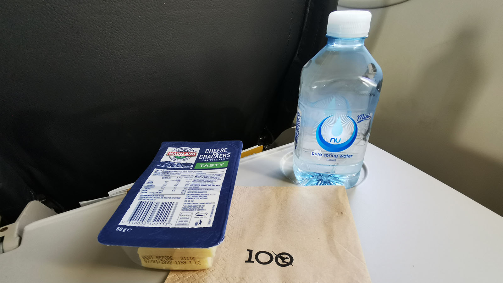 Snacks in QantasLink's Dash 8 Q300 Economy