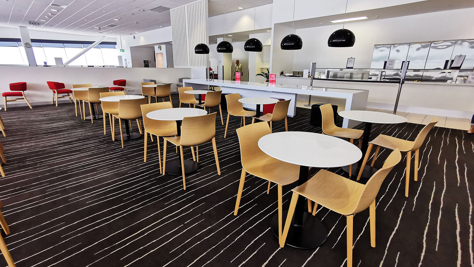 Review Qantas Club, Cairns Point Hacks