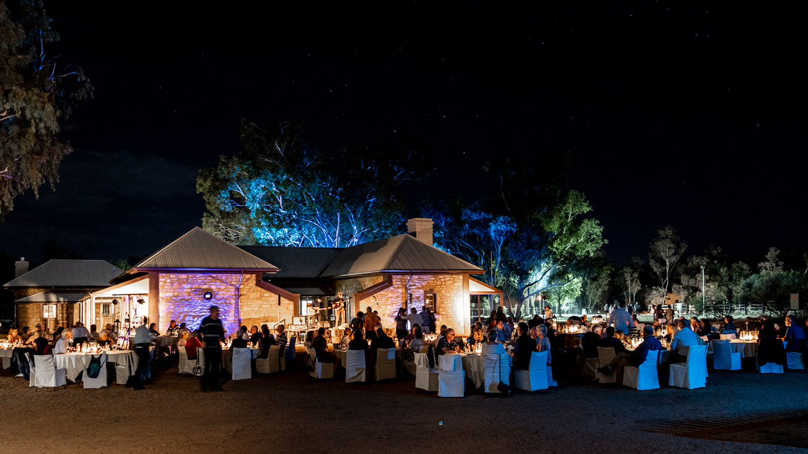 Alice Springs dinner under the stars
