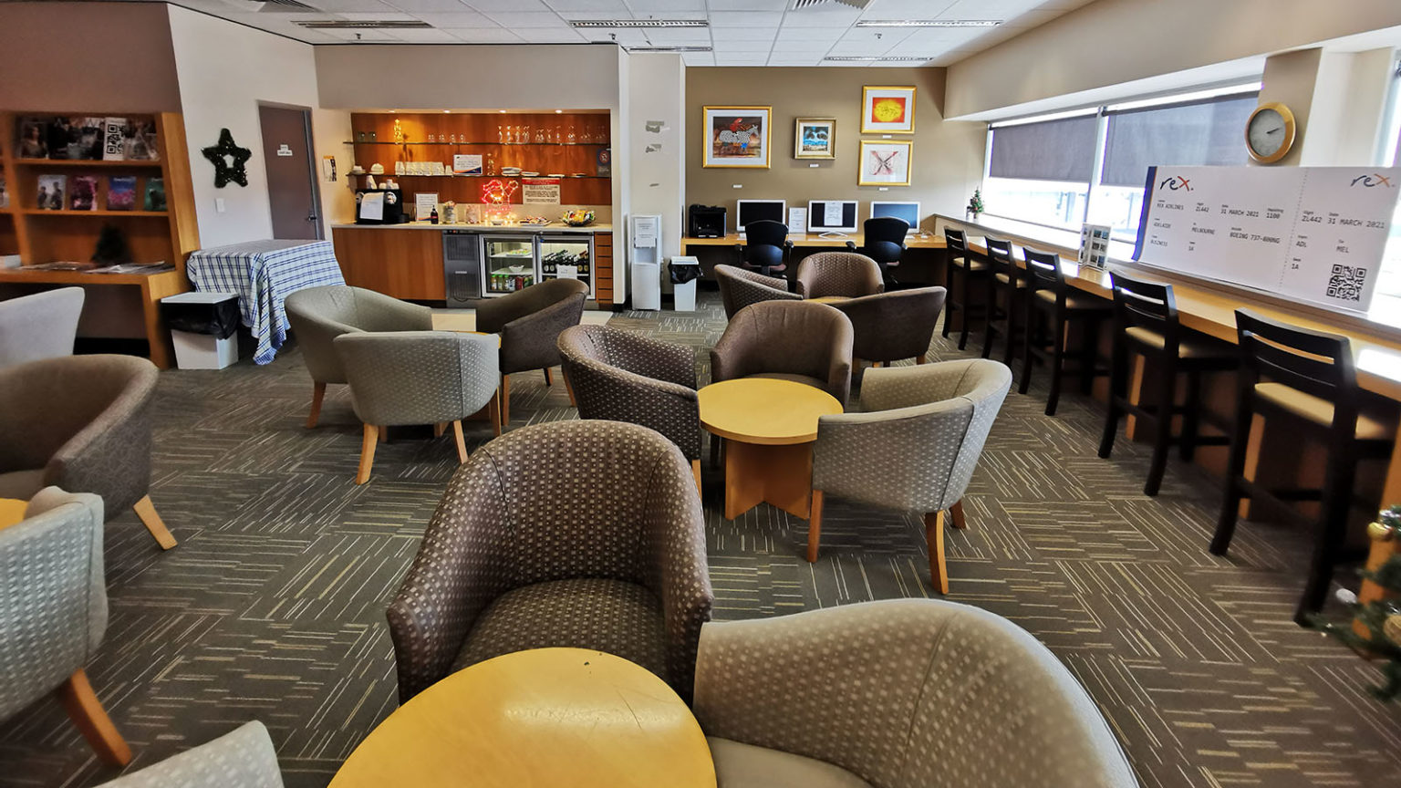 Review Regional Express' Rex Lounge, Adelaide Point Hacks